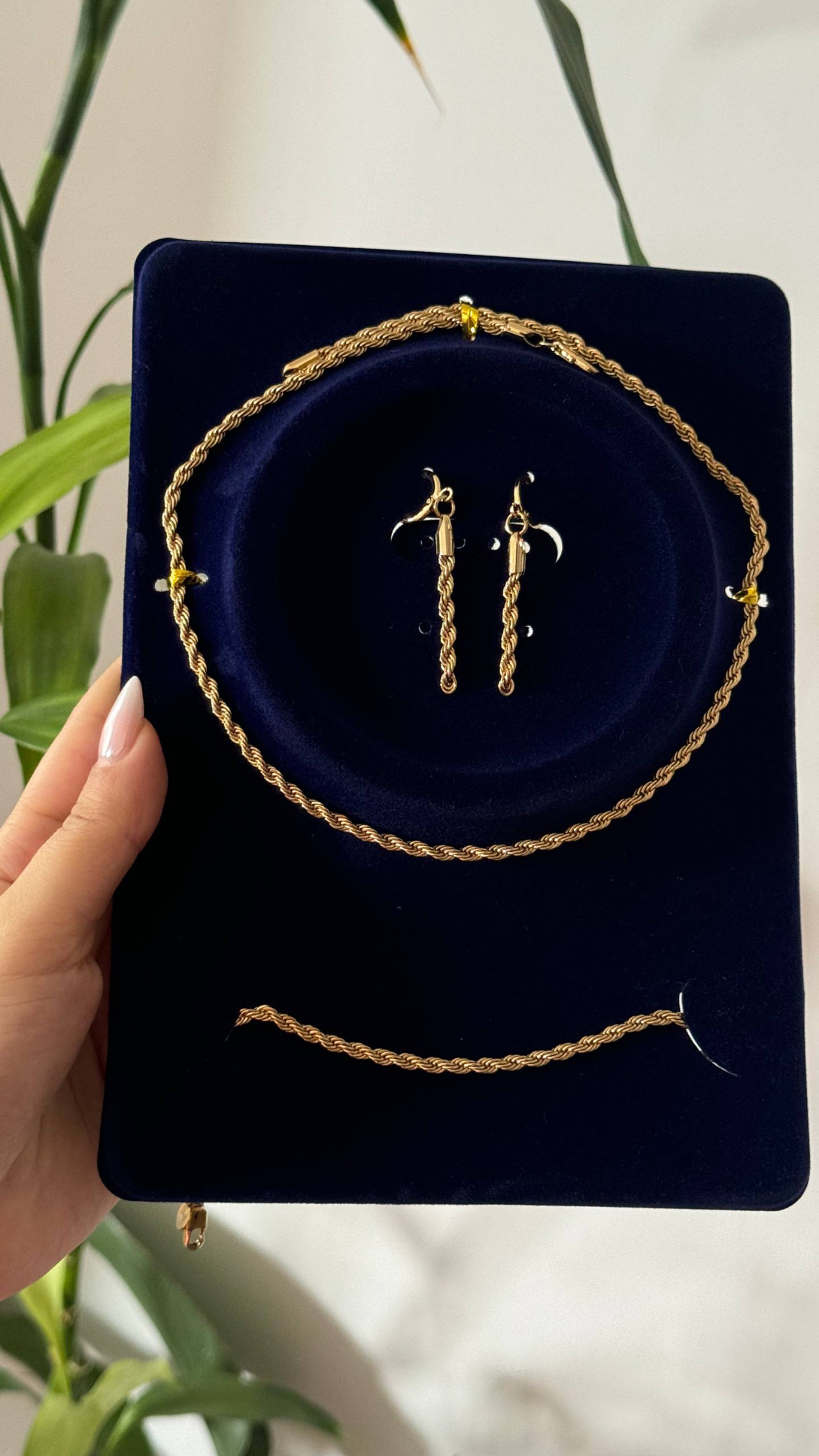 سرویس طنابی کاملا مشابه طلا رنگ ثابت